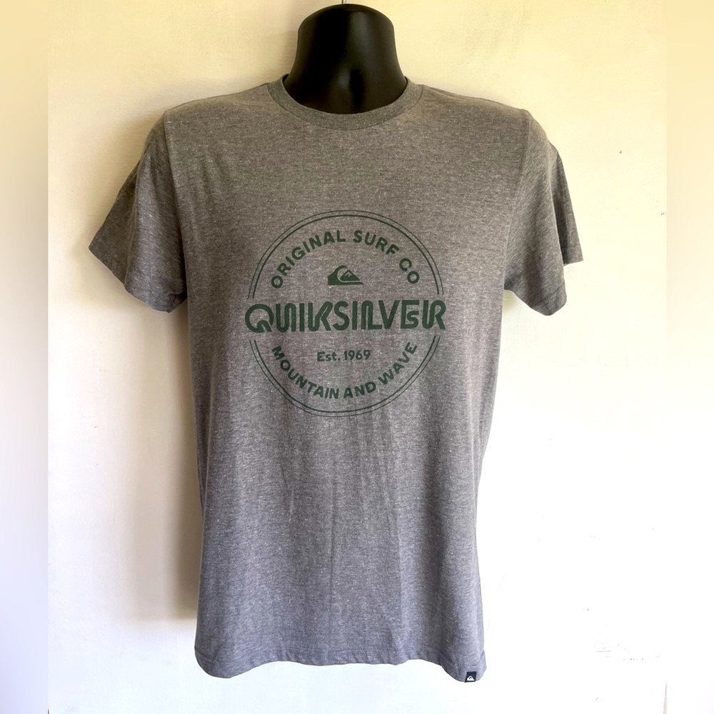 Quiksilver Gray Short Sleeve Tee with green Logo Mens Small